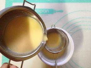 全部馅料液混合后，过滤一下