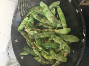 把豆瓣酱炒均匀