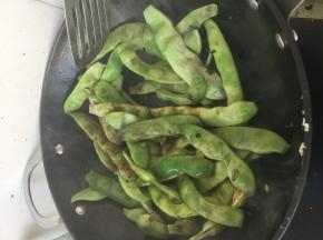 把豆瓣酱炒均匀