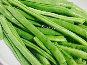 豆角洗净，这个图是在百度找的，忘记照了【捂脸】