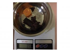 蛋黄和馅总共35g，称好20份