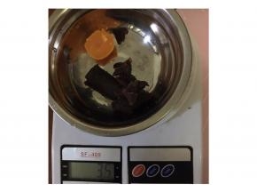 蛋黄和馅总共35g，称好20份