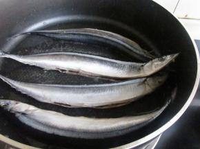 把两面都煎熟。