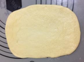 用擀面杖擀成长方形