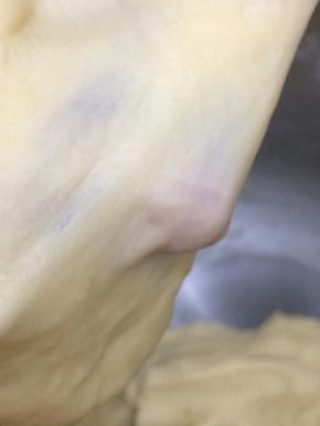 在用二档揉出扩展的膜