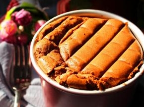 凉透后用脱模刀辅助脱模，高度喜人