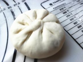 略微按扁一下就行。