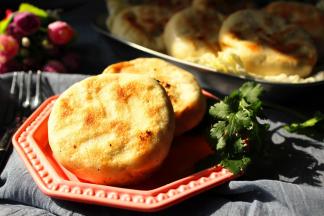 有花纹的烤盘，烙出带花纹的饼，也是好看的，早餐绝配。