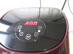 温度设置最高温度200度，开启炸锅就好。