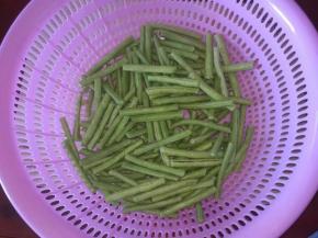 豆角撕去老筋，