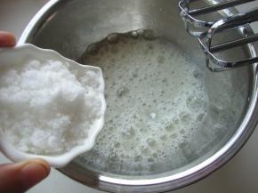 一次性加入所有白糖