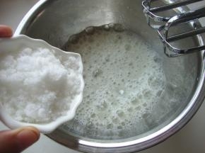 一次性加入所有白糖