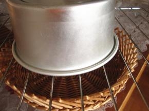 倒扣，等凉透以后脱模