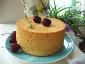 成功的戚风，细腻柔软，弹性十足，不会缩腰，不会塌陷