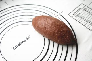 卷好的样子，是橄榄形。