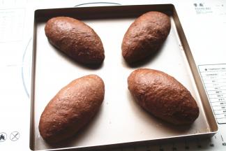 全部做好，排入学厨方烤盘，放在温暖湿润的地方开始二发