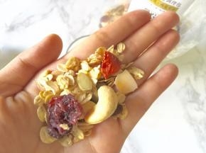 放上一层麦片