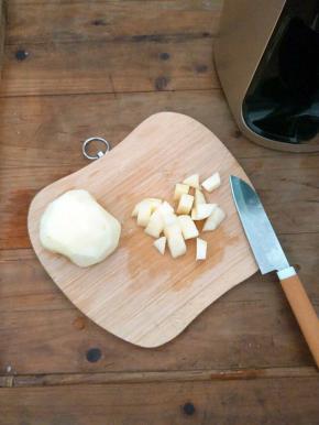 苹果去皮切小丁