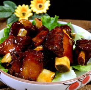 粘稠，浓浓的汤汁裹在排骨上，特别香...