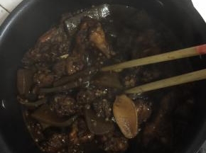 煮的过程中要用筷子翻动几次，以免糊锅！

