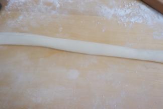 揉好的面团挫长条