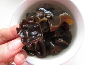 厚实的木耳，胖嘟嘟。