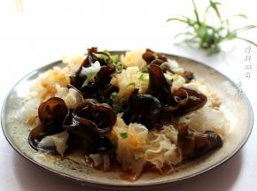 滴几滴香油即可。