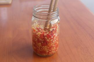 用干净无水无油的筷子搅拌均匀