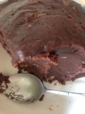 红豆泡一夜 加少量水蒸熟 沥干水分 加入适量白糖拌匀 喜欢甜可以多加一点 我用的豆沙事先炒干在冰箱里备用的 豆子不要蒸的太烂 有颗粒口感更好