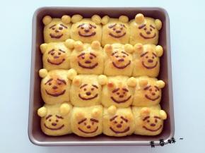 出炉冷却后画上表情就可以了