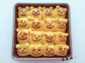 出炉冷却后画上表情就可以了