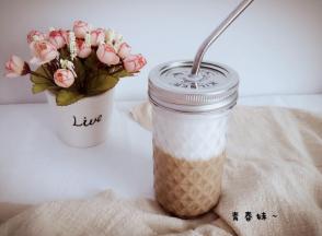 喝的时候将下面搅拌匀，这样也很美