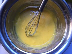 蛋黄糊就做好了