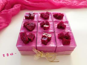 成品图，放上火龙果当装饰