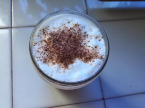 撒上可可粉，也可以不撒