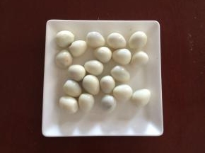鹌鹑蛋煮熟剥好
