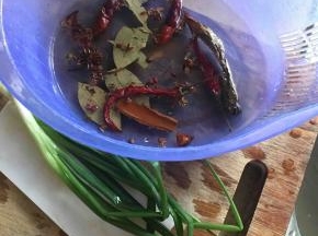 将辅料洗干净