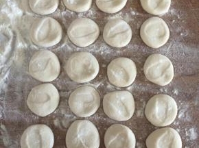 面团分成大小均匀的剂子