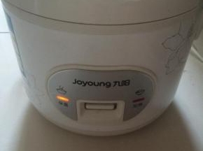 大约2分钟左右，保温键电饭锅跳起