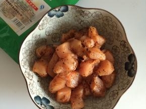 放置入味，如果时间允许提前一晚腌制味道更好，不过我这个已经很美味了