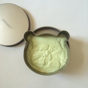 把面糊倒入学厨模具中