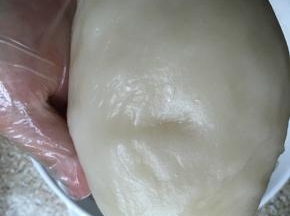 揉至黄油完全吸收即可