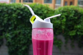 用吸管也是萌萌哒。