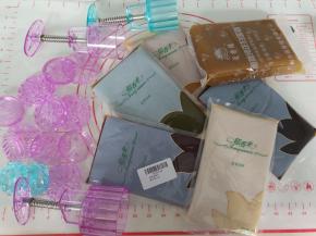 准备好食材和模具