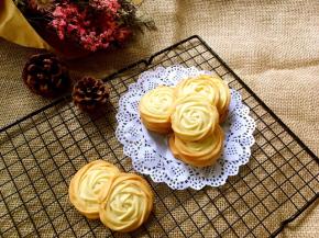 入烤箱烤20分钟，表面上色即可