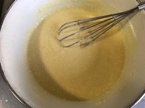 用手抽搅拌均匀