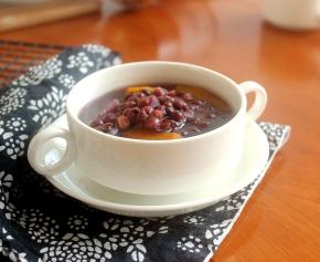 盛一碗出来稍微晾晾就能品尝啦