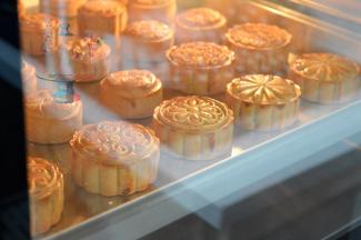 继续放入烤箱，转180℃，烤8分钟后取出再刷一遍蛋液送回烤箱，烤5分钟。