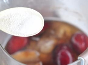 程序结束后，加入少许盐、鸡精调味。