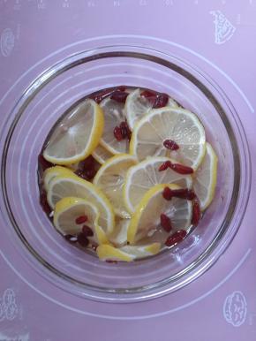 加入枸杞拌均匀。